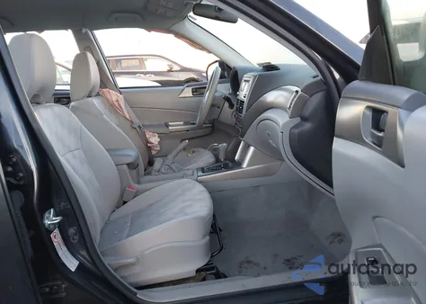 2010 Subaru Forester 2.5X z USA, uszkodzony, nr VIN JF2SH6AC2AH753465